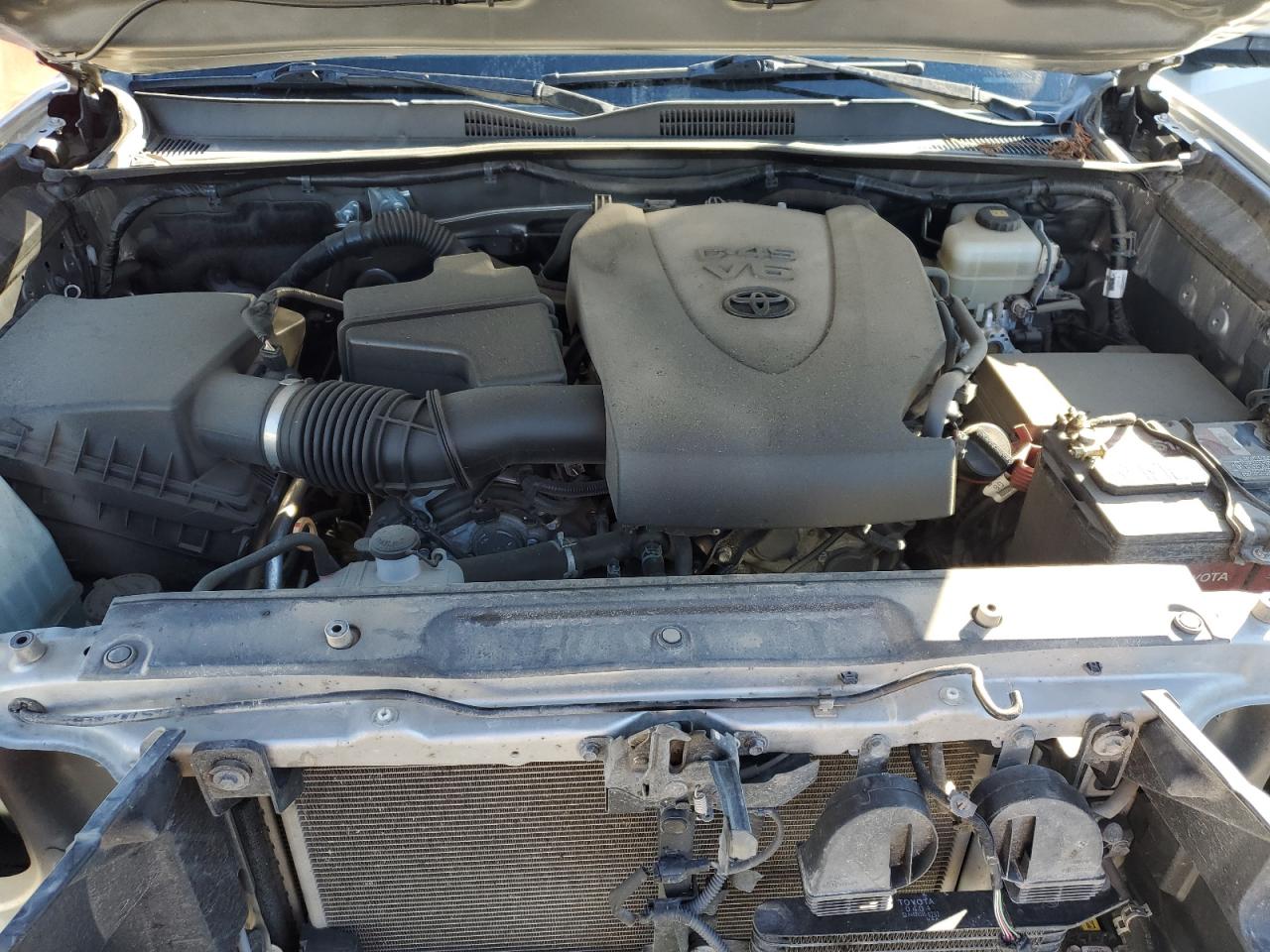 2018 Toyota Tacoma - Image 11