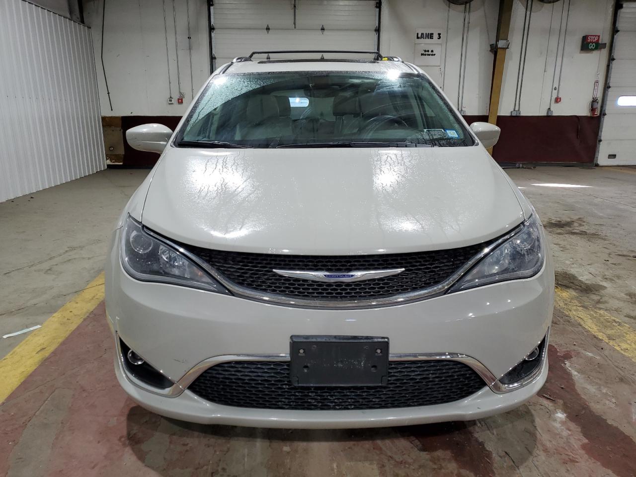 2019 Chrysler Pacifica - Image 5