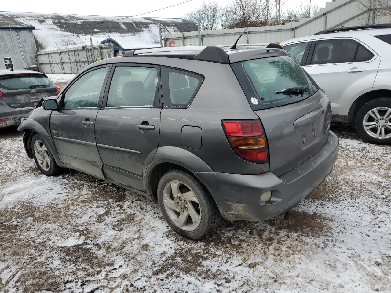 2005 Pontiac Vibe - Image 2