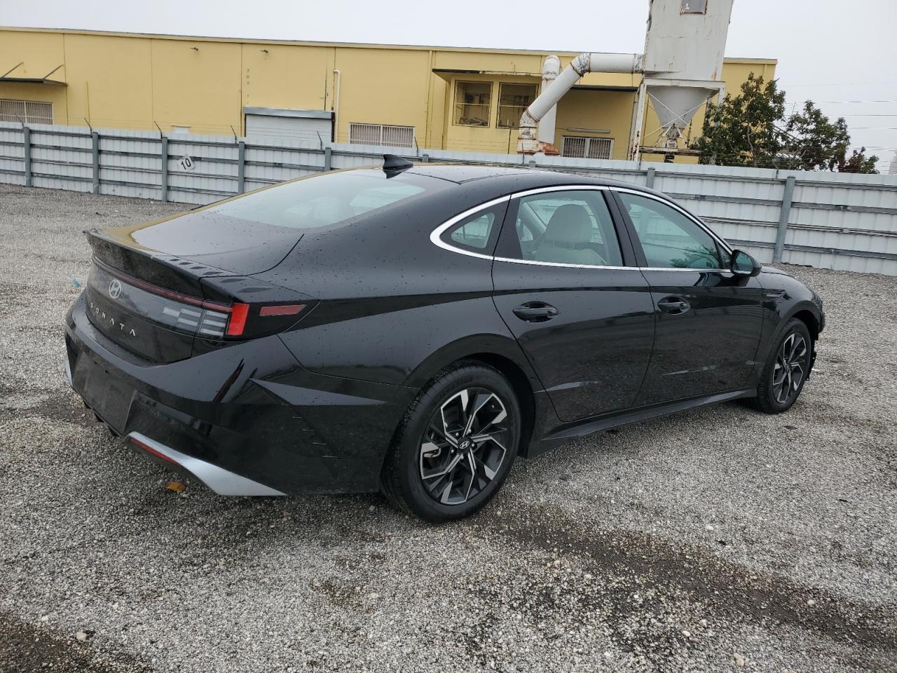 2024 Hyundai Sonata - Image 3