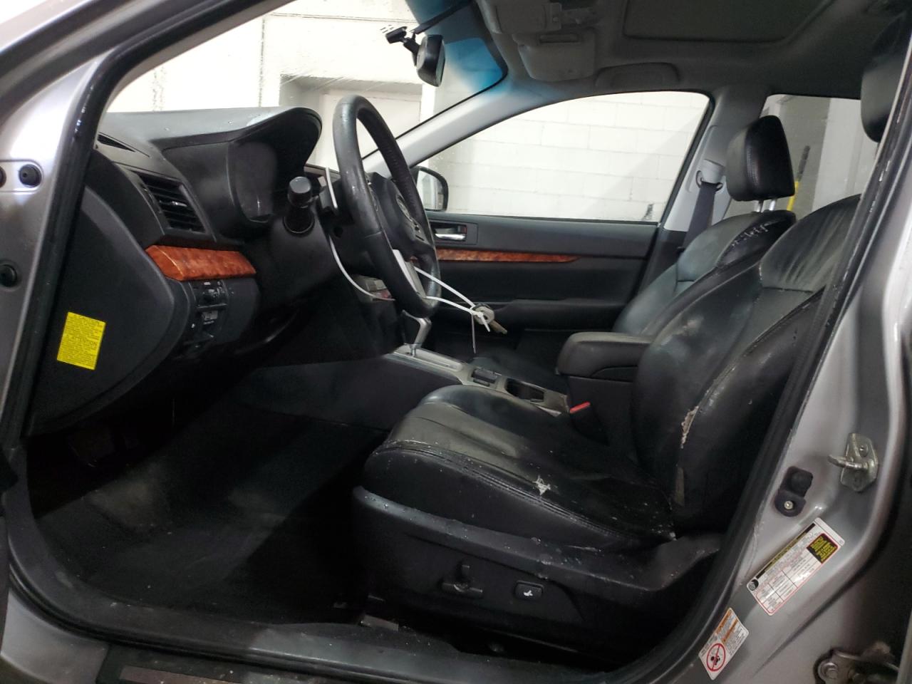 2011 Subaru Outback - Image 7