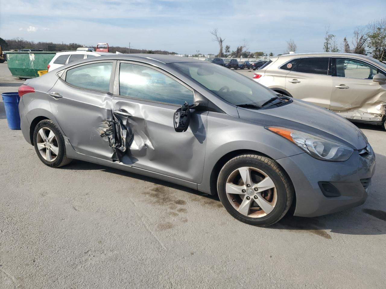 2013 Hyundai Elantra - Image 4