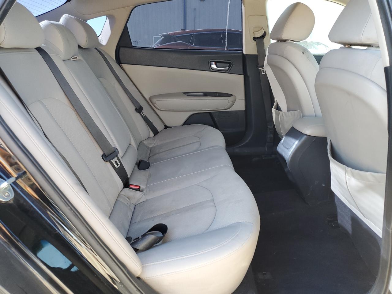 2016 Kia Optima - Image 10
