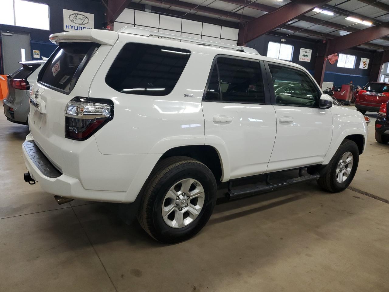 VIN JTEBU5JR1G5285940 2016 TOYOTA 4RUNNER no.3