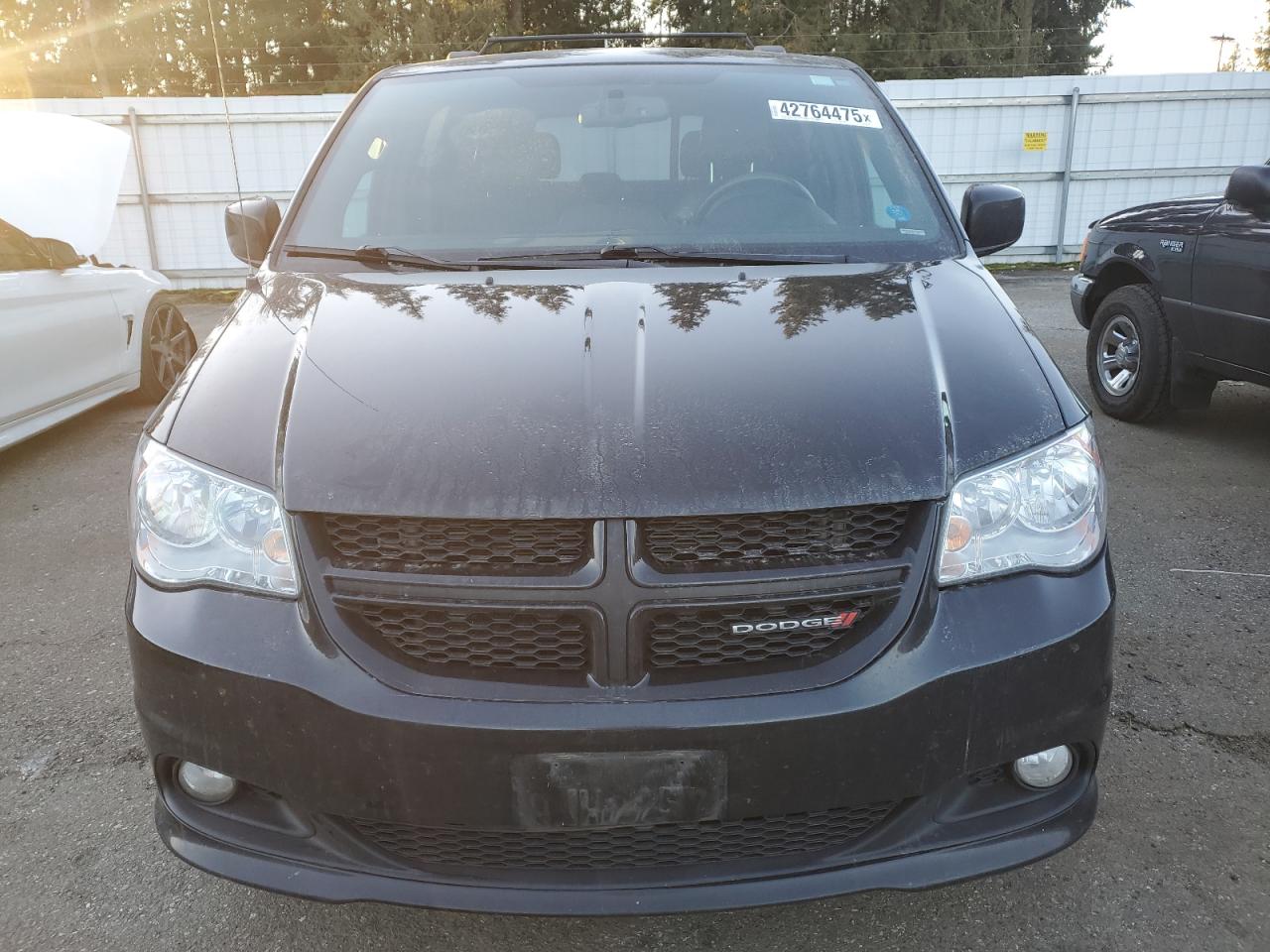 2015 Dodge Caravan - Image 5