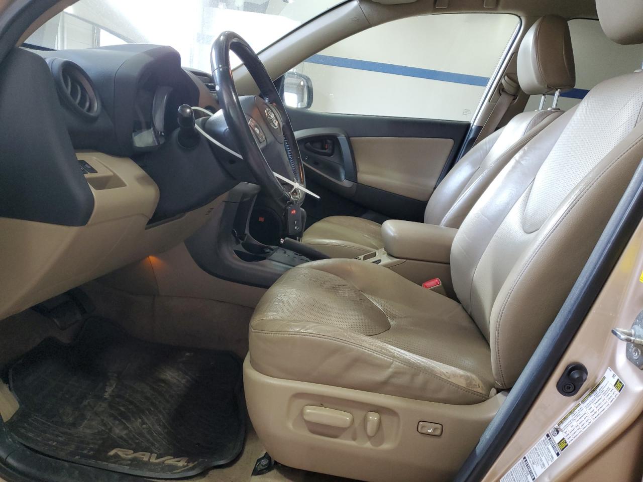 2010 Toyota RAV 4 - Image 7