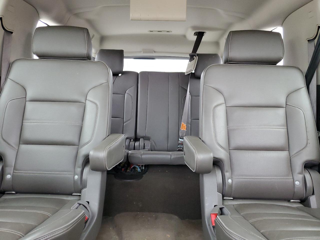 2016 GMC Yukon - Image 10