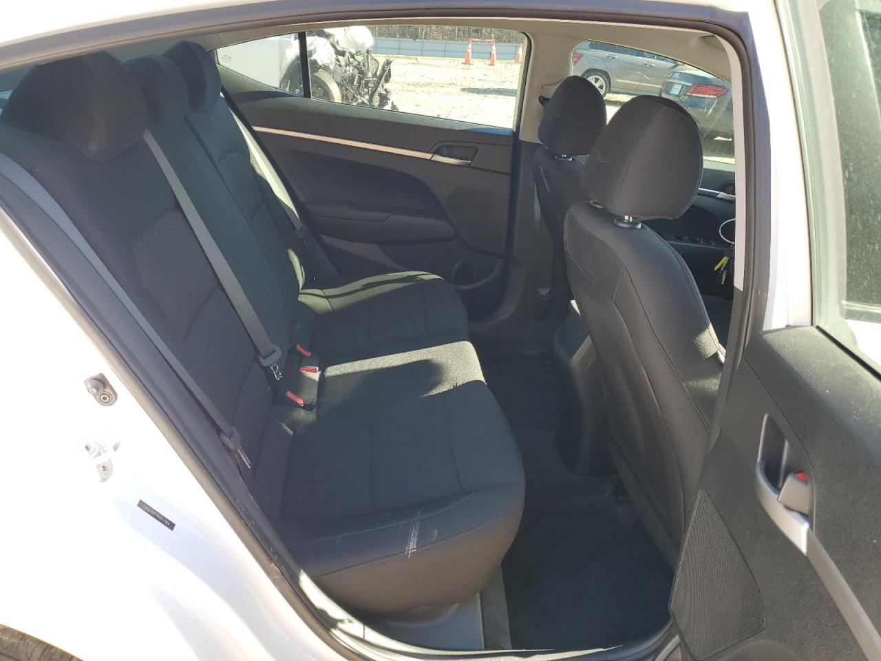 2019 Hyundai Elantra - Image 10
