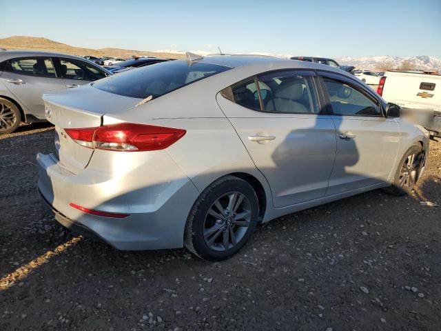  HYUNDAI ELANTRA 2017 Серебристый