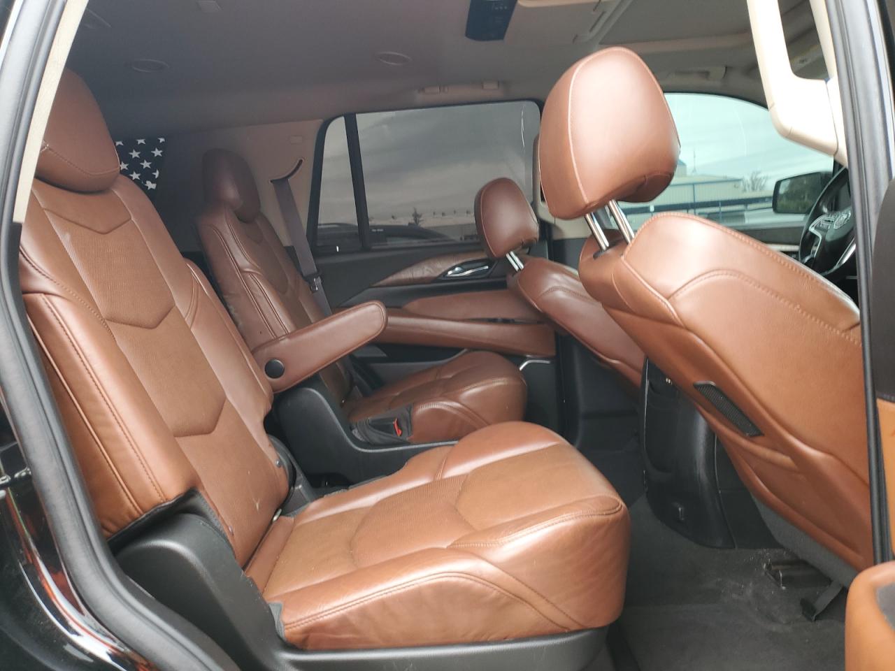 2015 Cadillac Escalade - Image 11