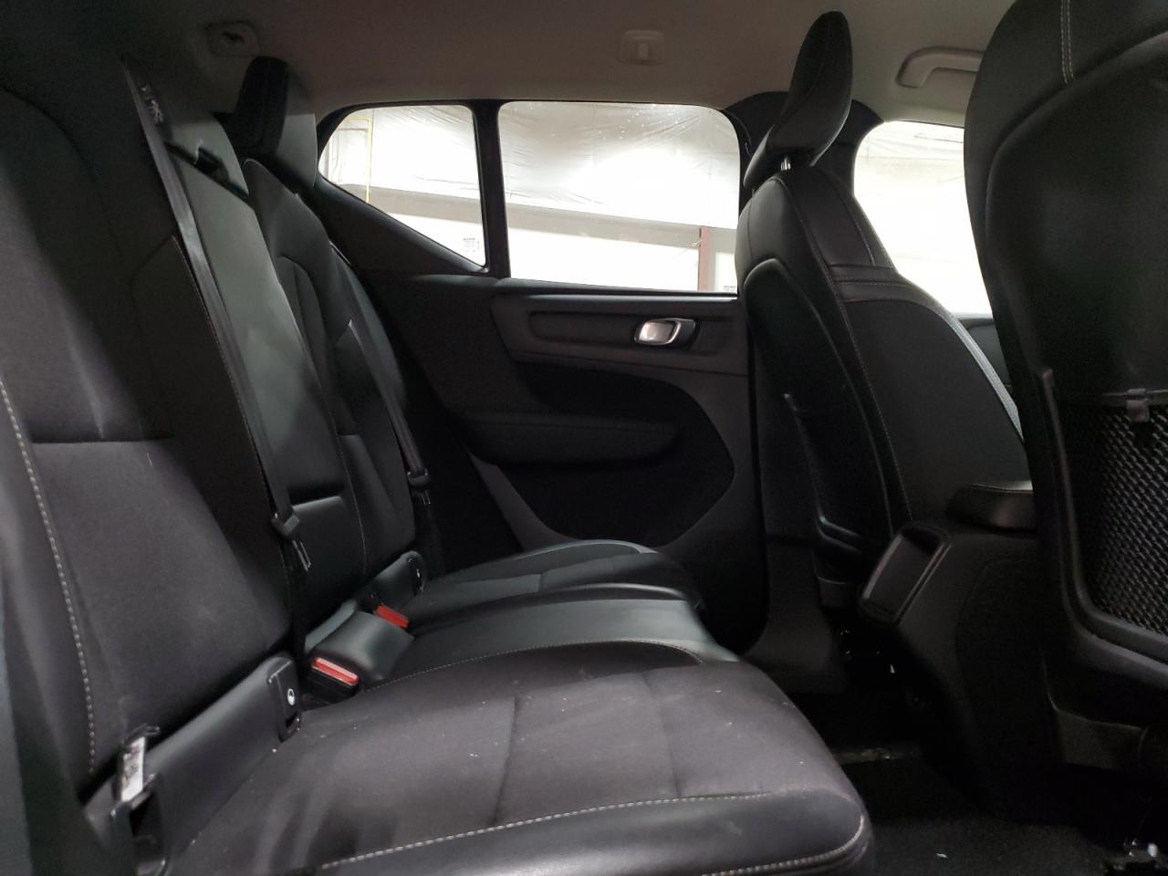 2020 Volvo XC40 - Image 11