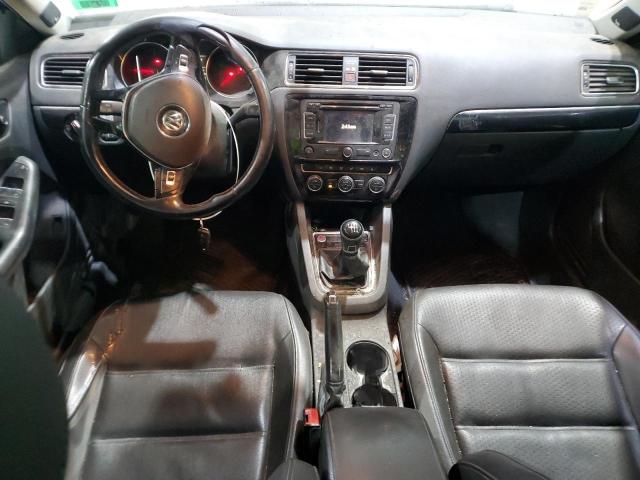  VOLKSWAGEN JETTA 2015 Сріблястий