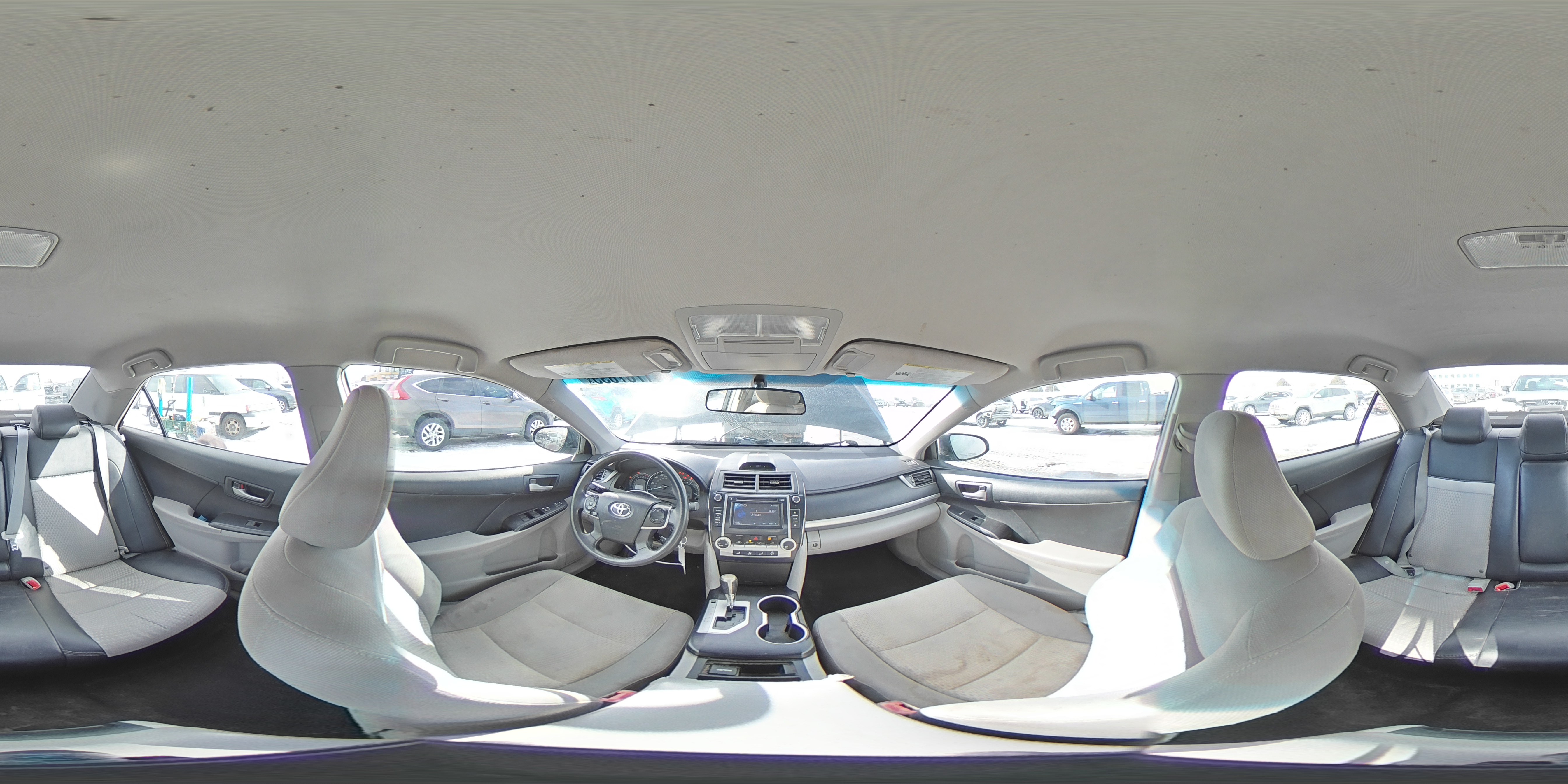 2013 Toyota Camry - Image 15