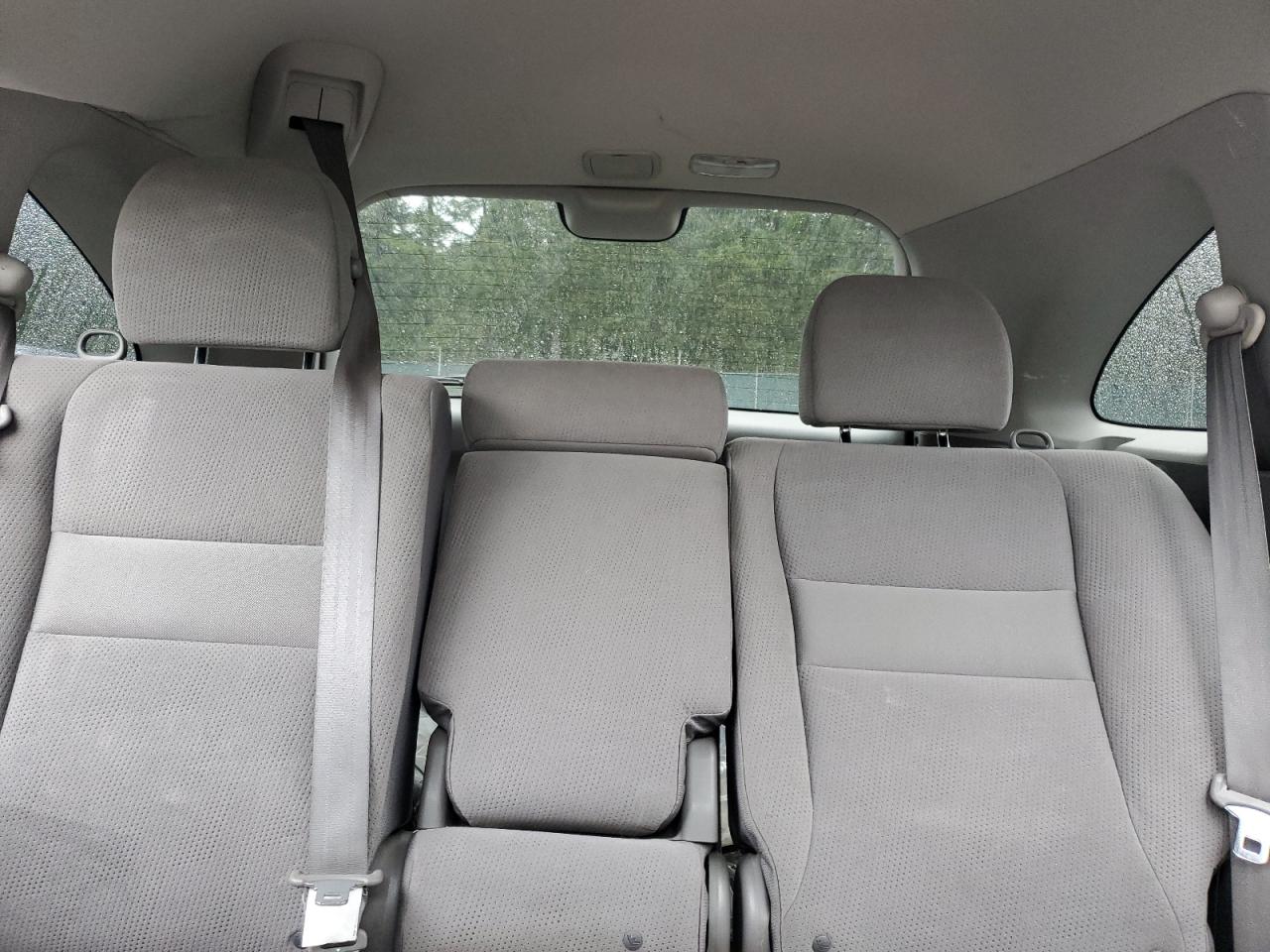 2010 Honda CR-V - Image 10