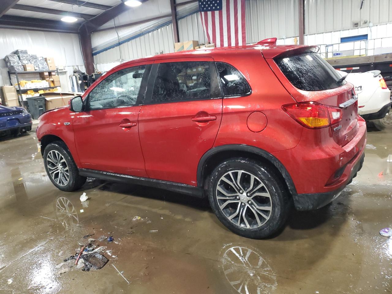 2019 Mitsubishi Outlander - Image 2