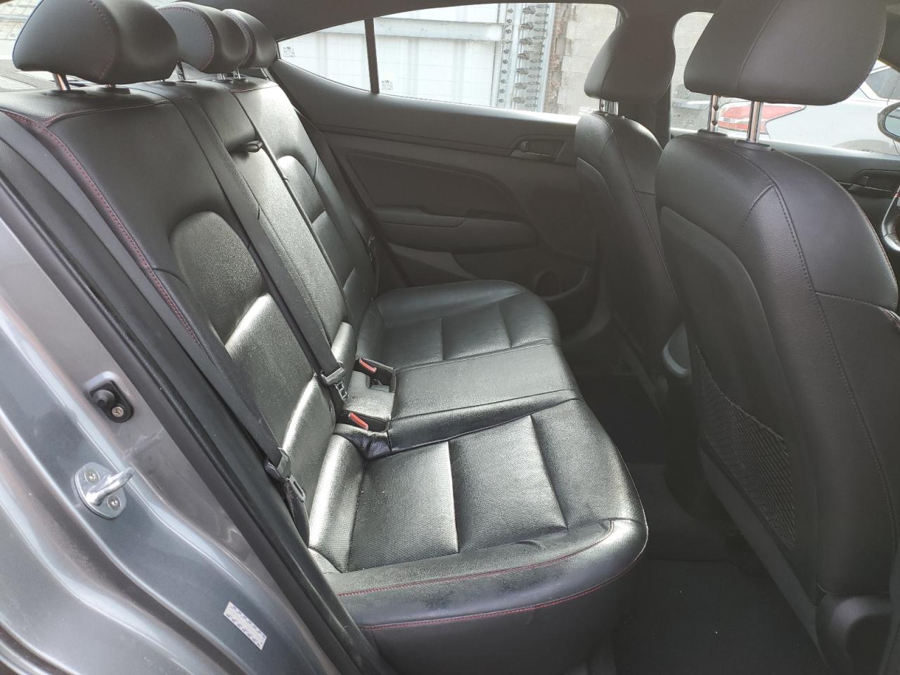 2017 Hyundai Elantra - Image 10