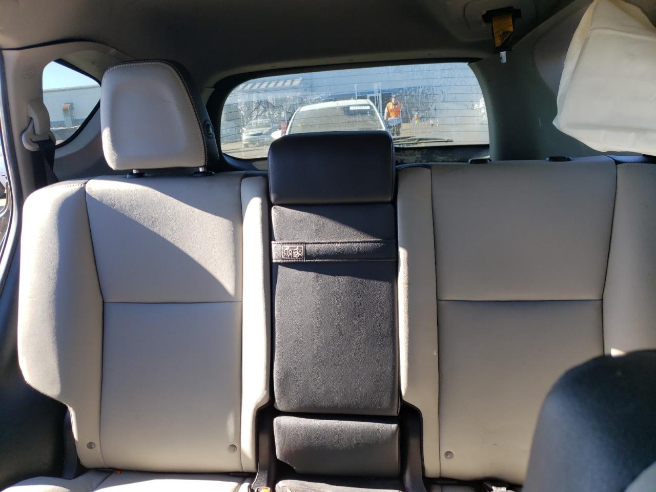 2017 Toyota RAV 4 - Image 10