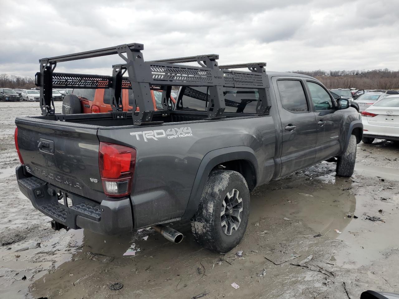 2018 Toyota Tacoma - Image 3