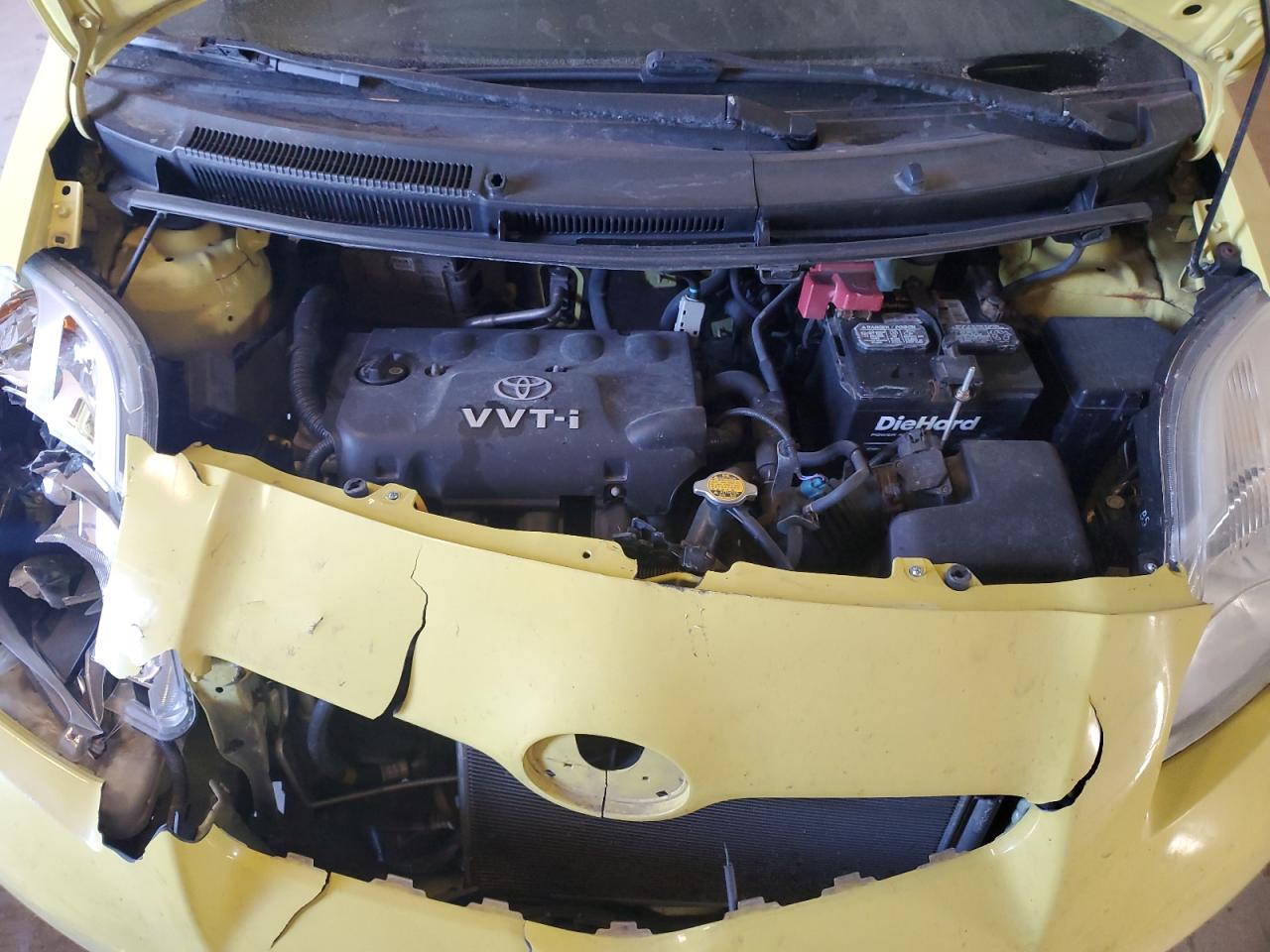 2010 Toyota Yaris - Image 12
