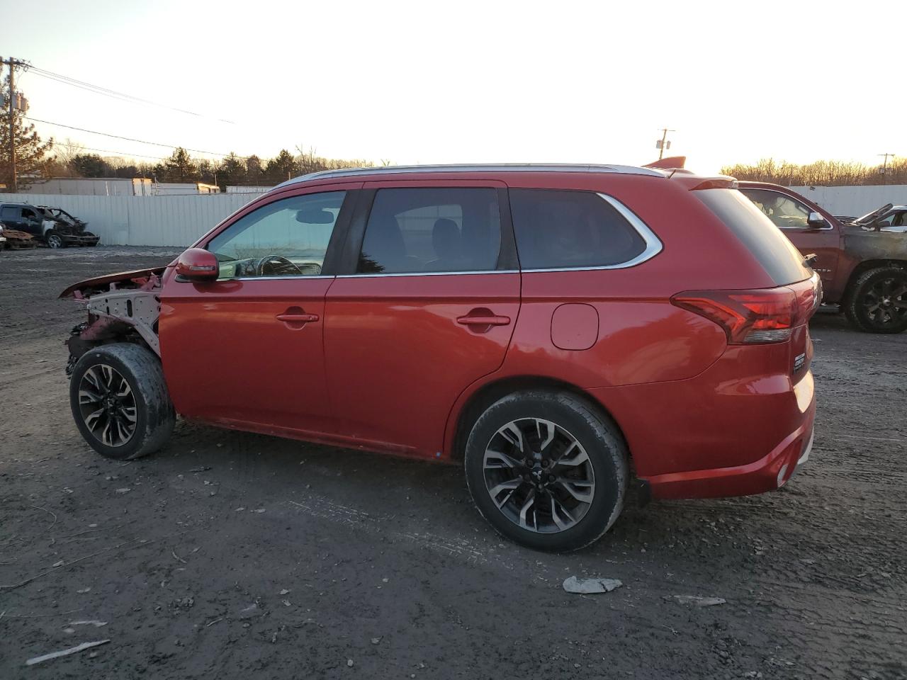 VIN JA4J24A55JZ031543 2018 MITSUBISHI OUTLANDER no.2