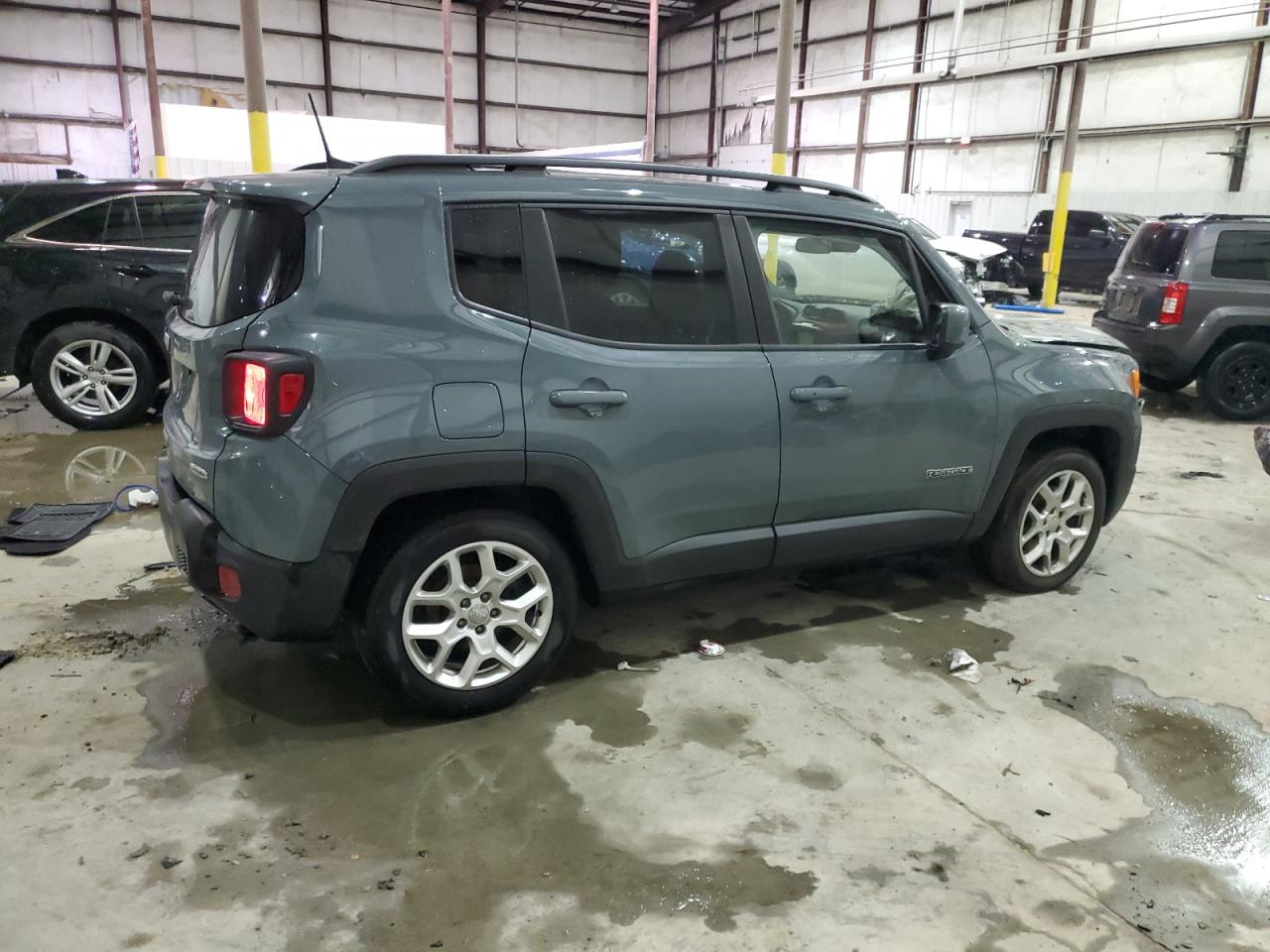 2018 Jeep Renegade - Image 3