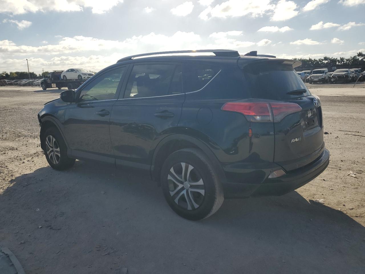 2018 Toyota RAV 4 - Image 2