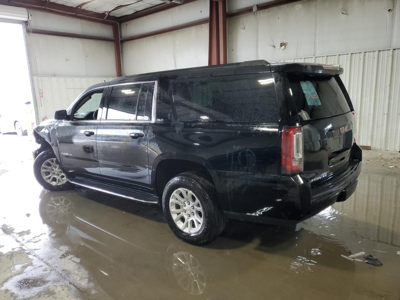 2020 GMC Yukon - Image 2