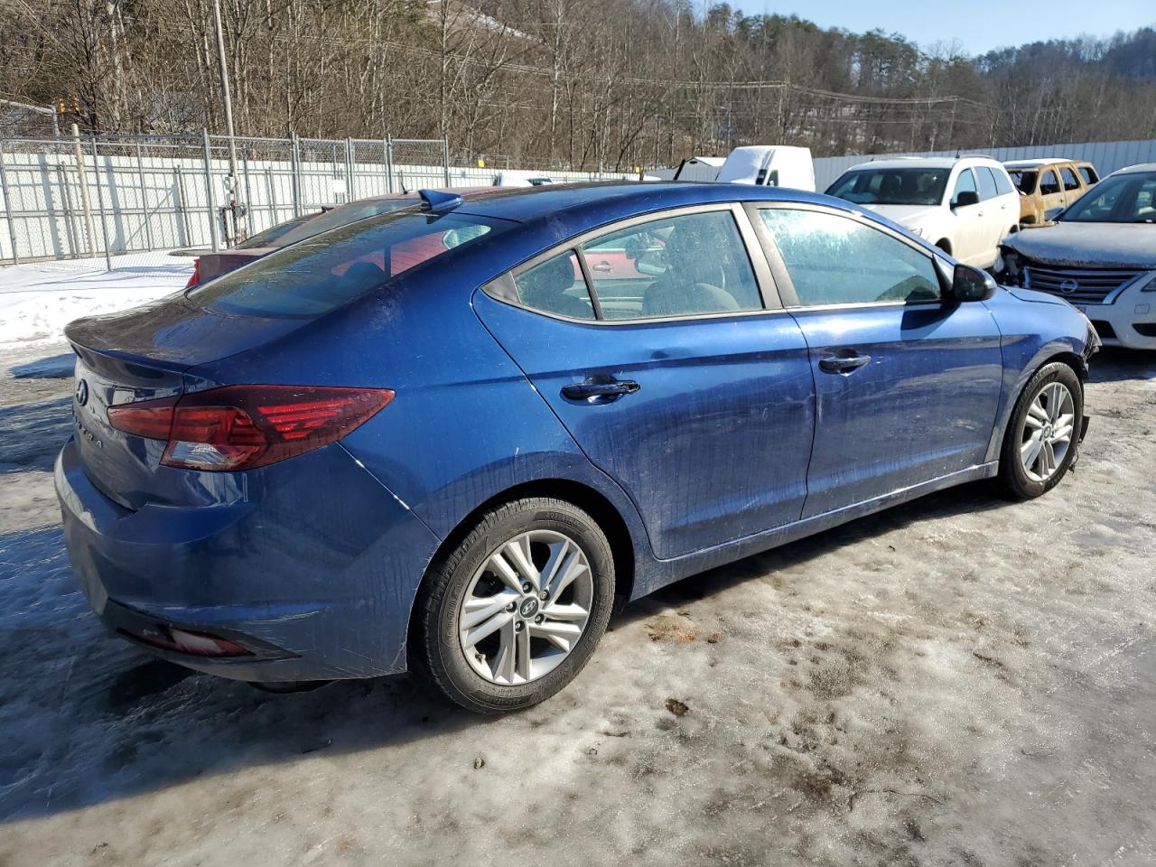 2020 Hyundai Elantra - Image 3