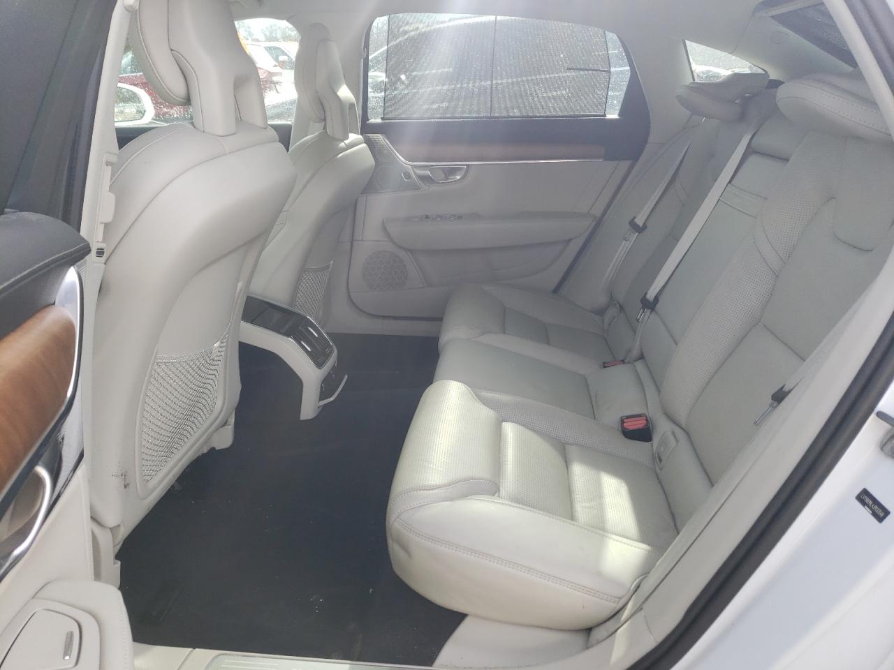 2018 Volvo S90 - Image 10