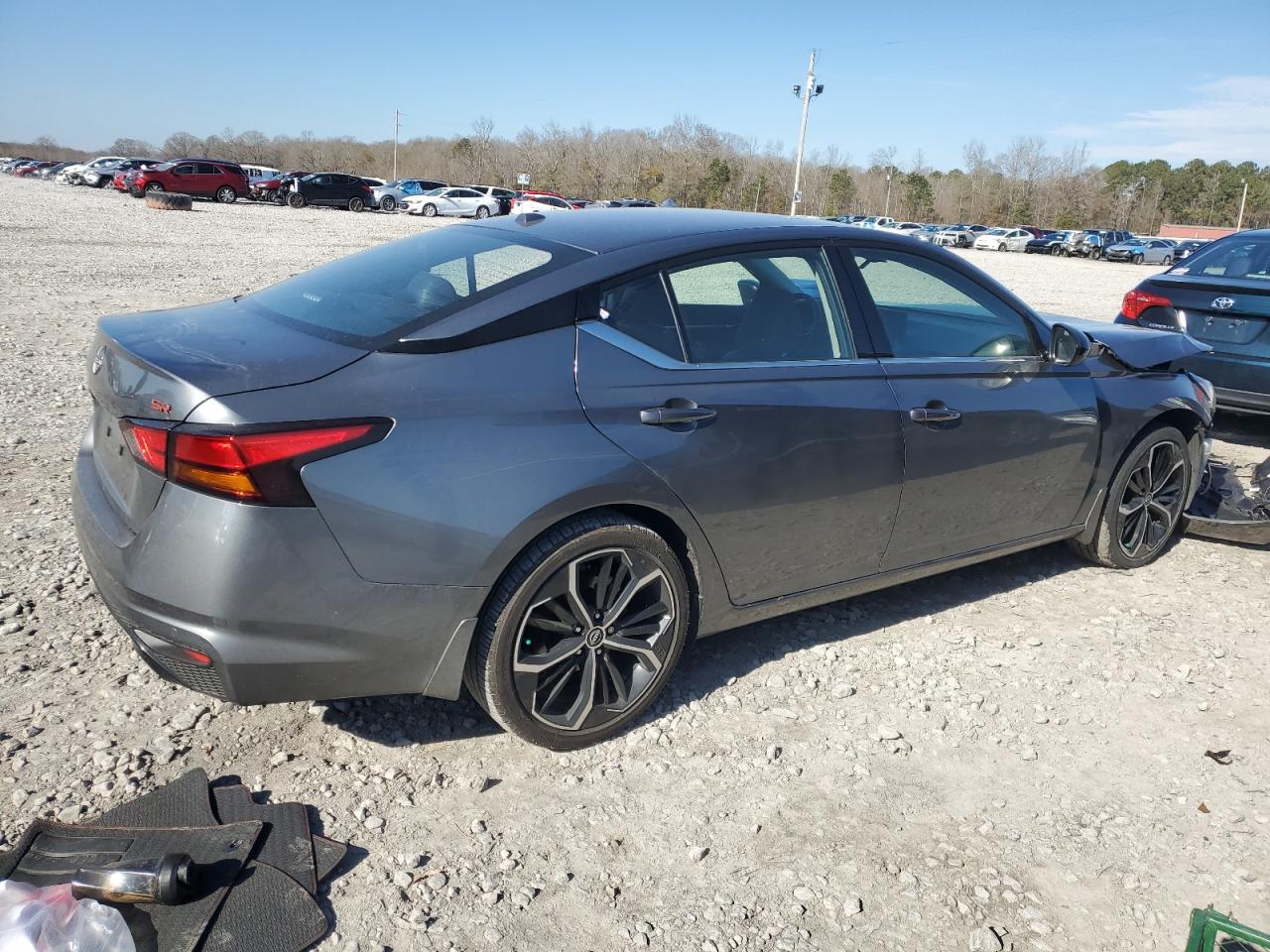 2024 Nissan Altima - Image 3