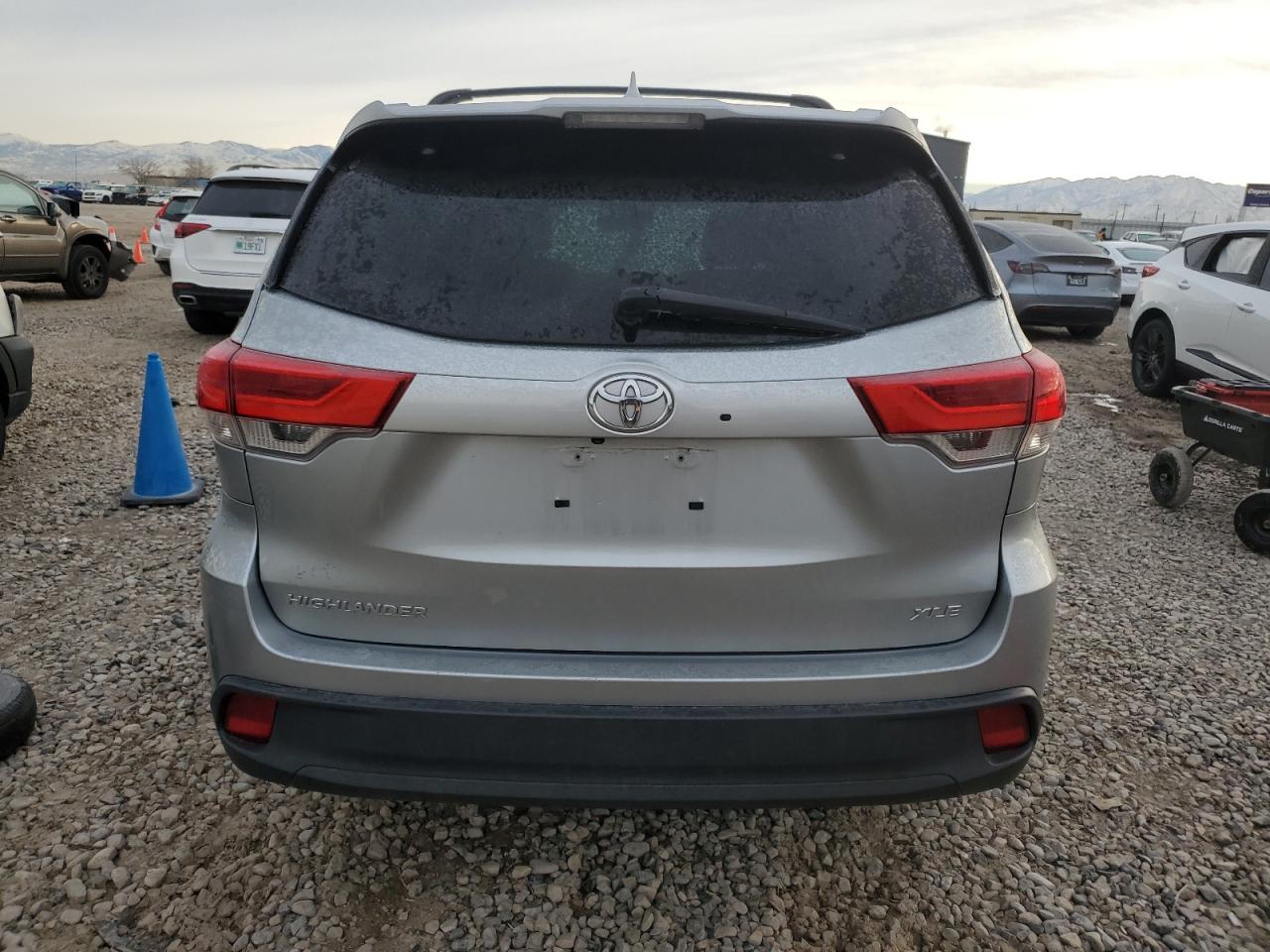 2018 Toyota Highlander Se VIN: 5TDKZRFH2JS547219 Lot: 87861375