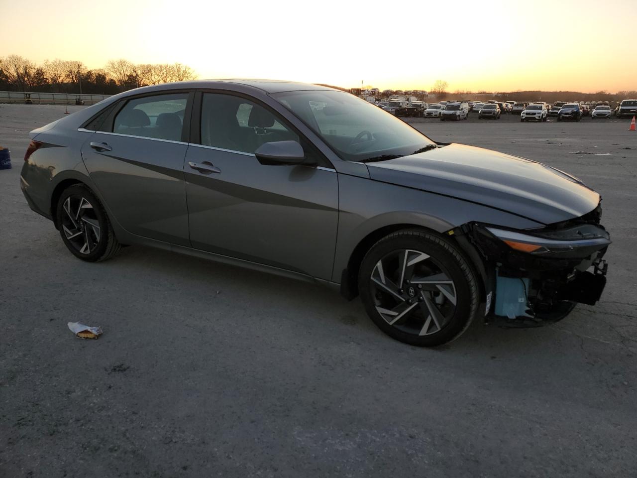 2024 Hyundai Elantra - Image 4