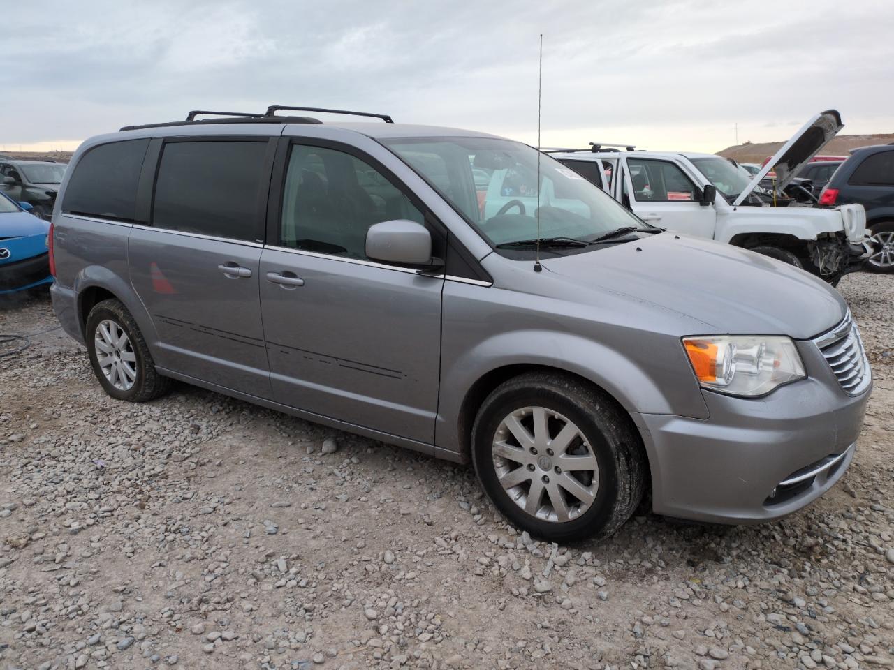 2014 Chrysler Town & Country - Image 4