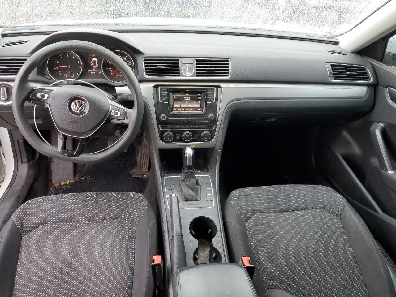 2016 Volkswagen Passat - Image 8