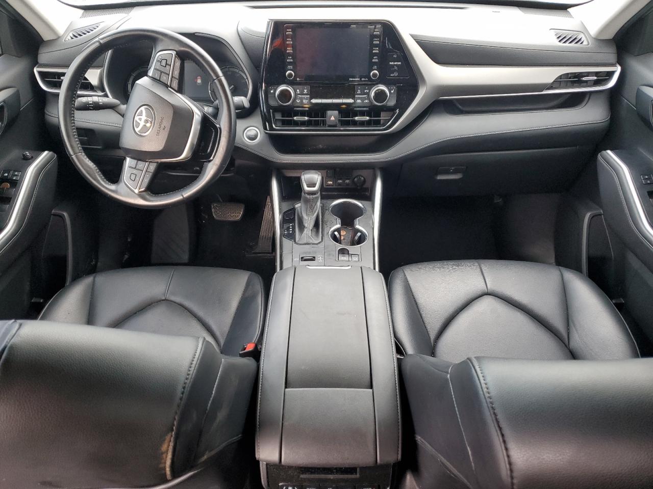 2020 Toyota Highlander - Image 8