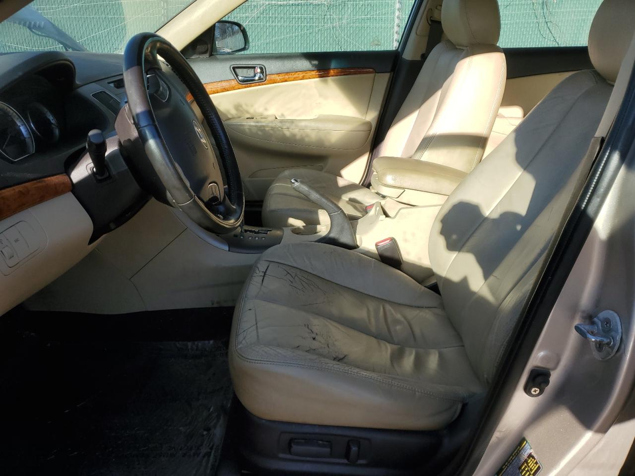 2009 Hyundai Sonata - Image 7