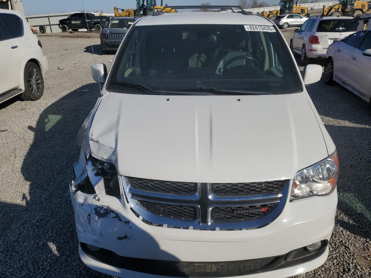 2019 Dodge Caravan - Image 5