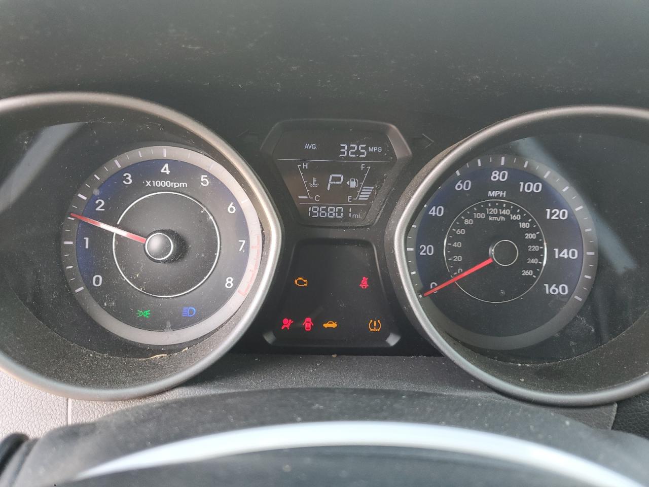 2015 Hyundai Elantra - Image 9