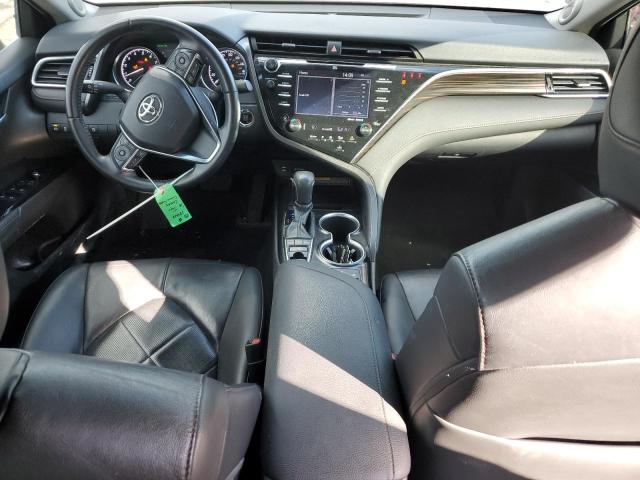  TOYOTA CAMRY 2018 Srebrny