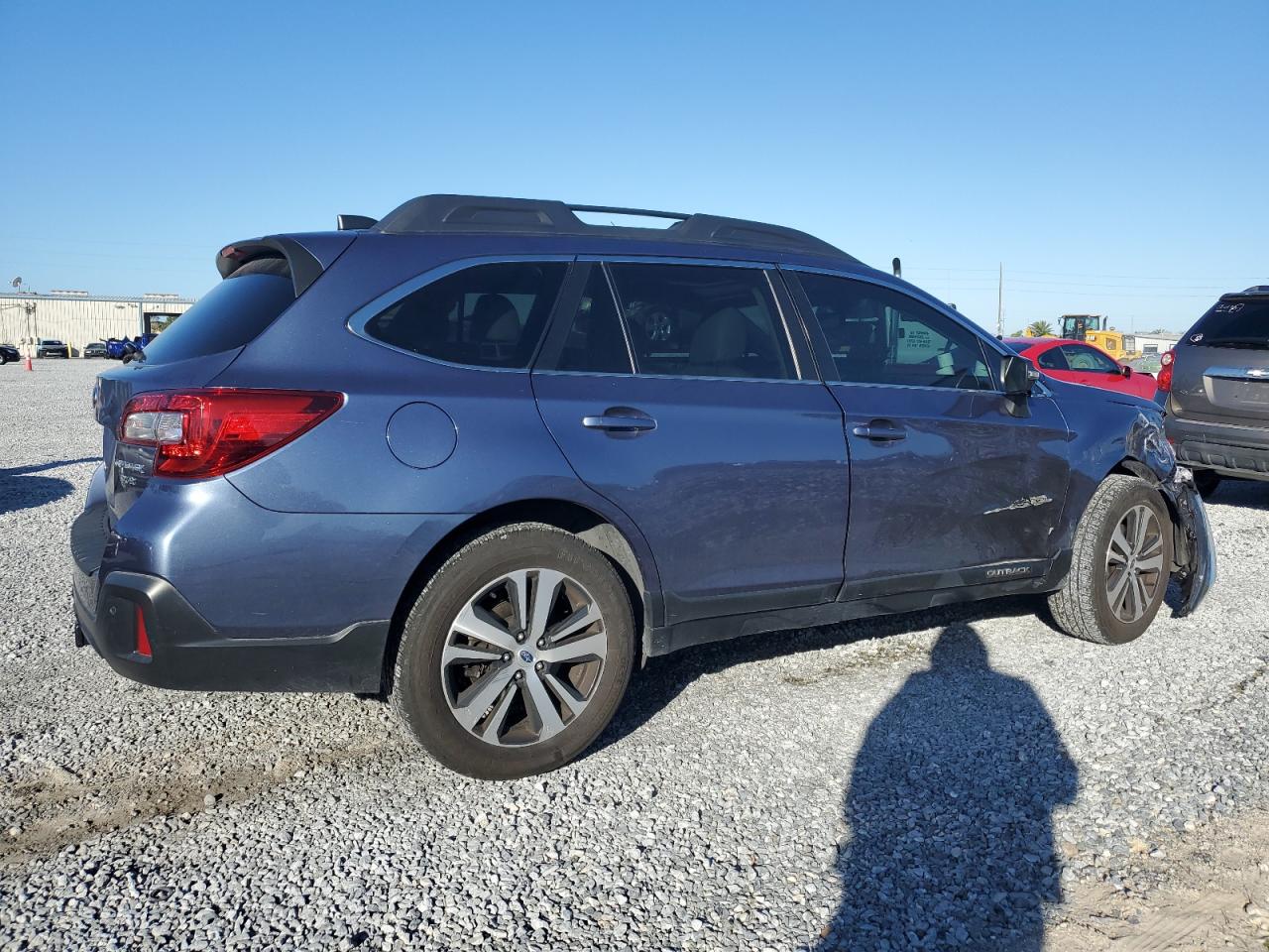 VIN 4S4BSENC9J3288745 2018 SUBARU OUTBACK no.3