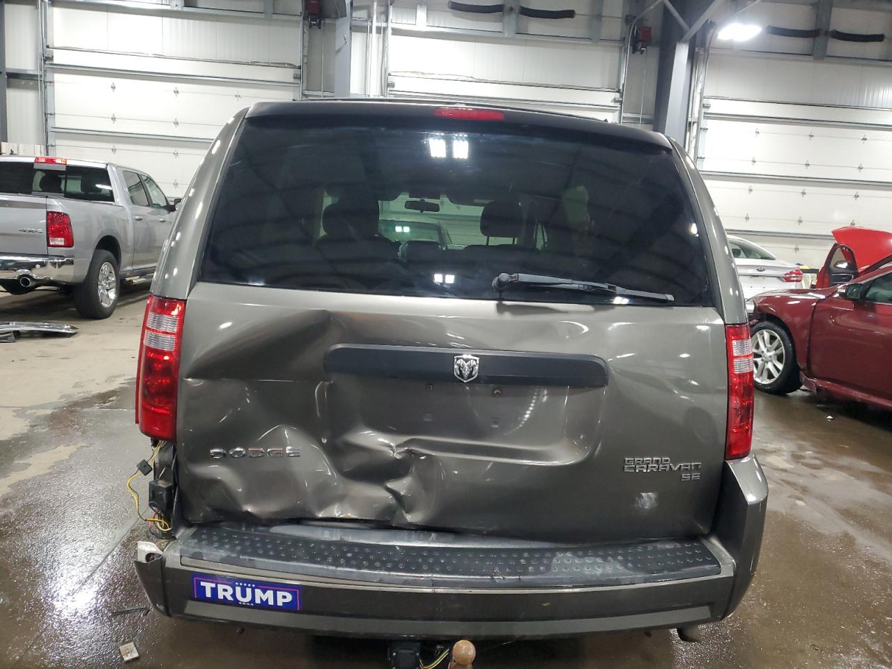 2010 Dodge Caravan - Image 6
