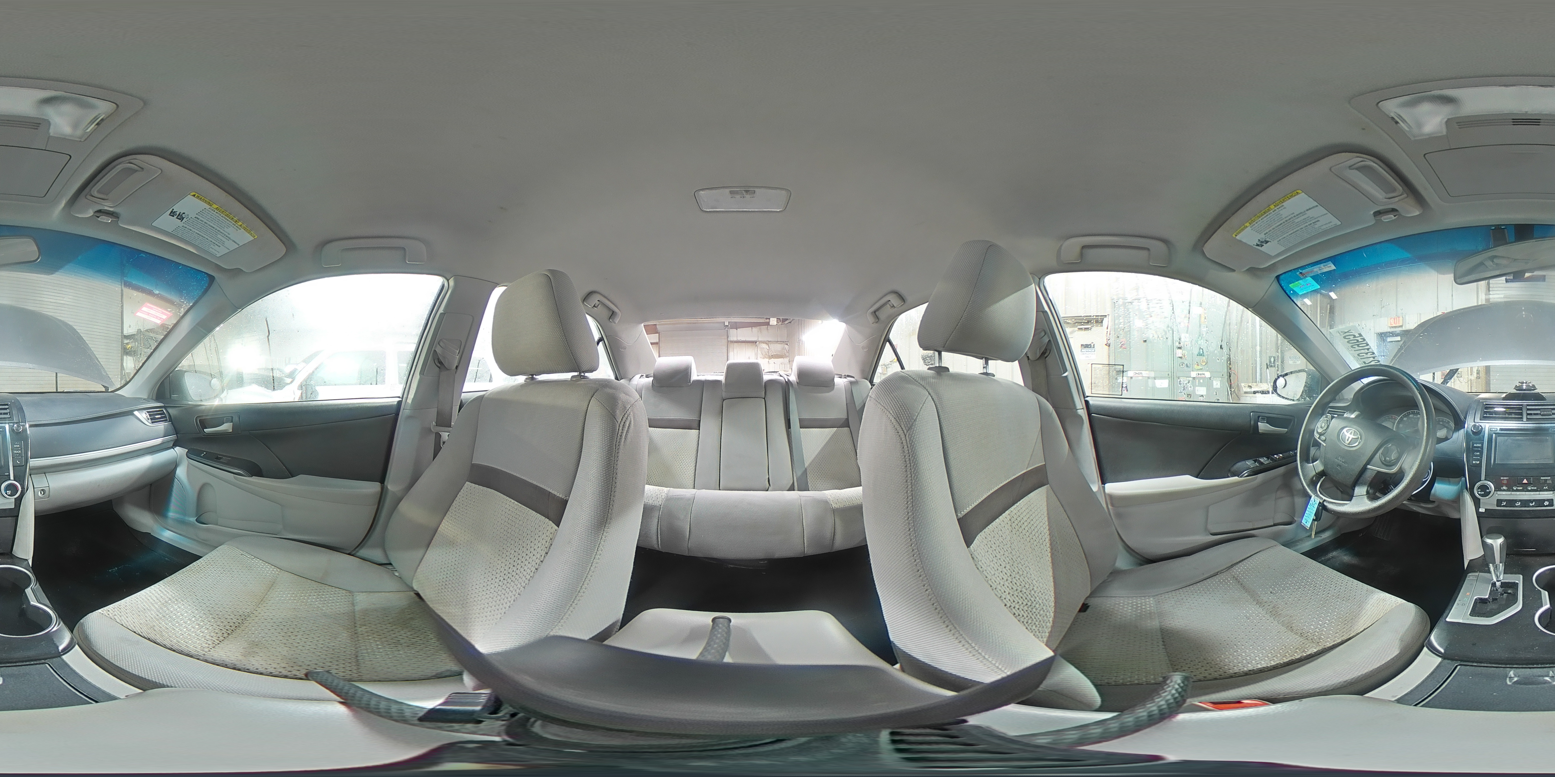 2014 Toyota Camry - Image 15