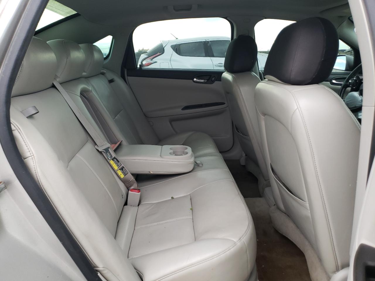 2008 Chevrolet Impala - Image 10