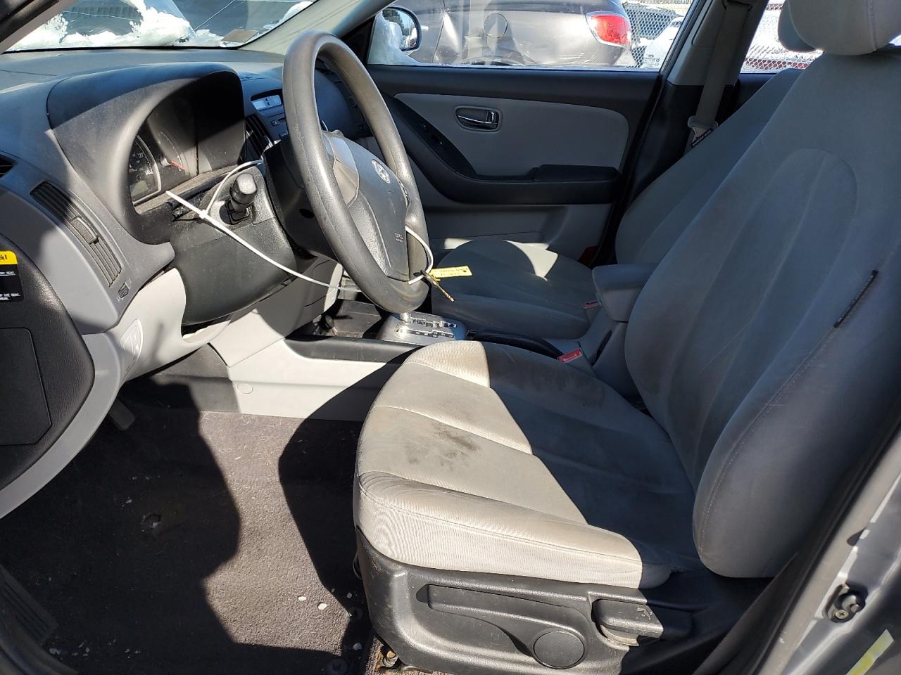 2010 Hyundai Elantra - Image 7