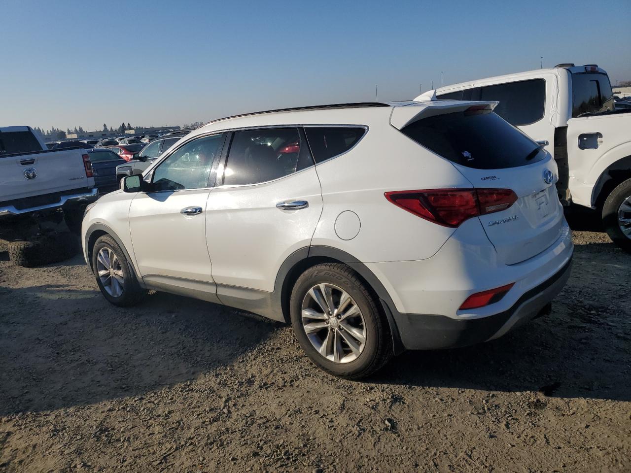 VIN 5XYZU4LA0HG470400 2017 HYUNDAI SANTA FE no.2