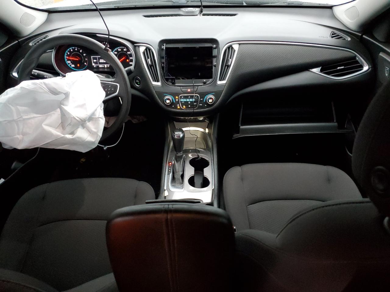 2019 Chevrolet Malibu - Image 8