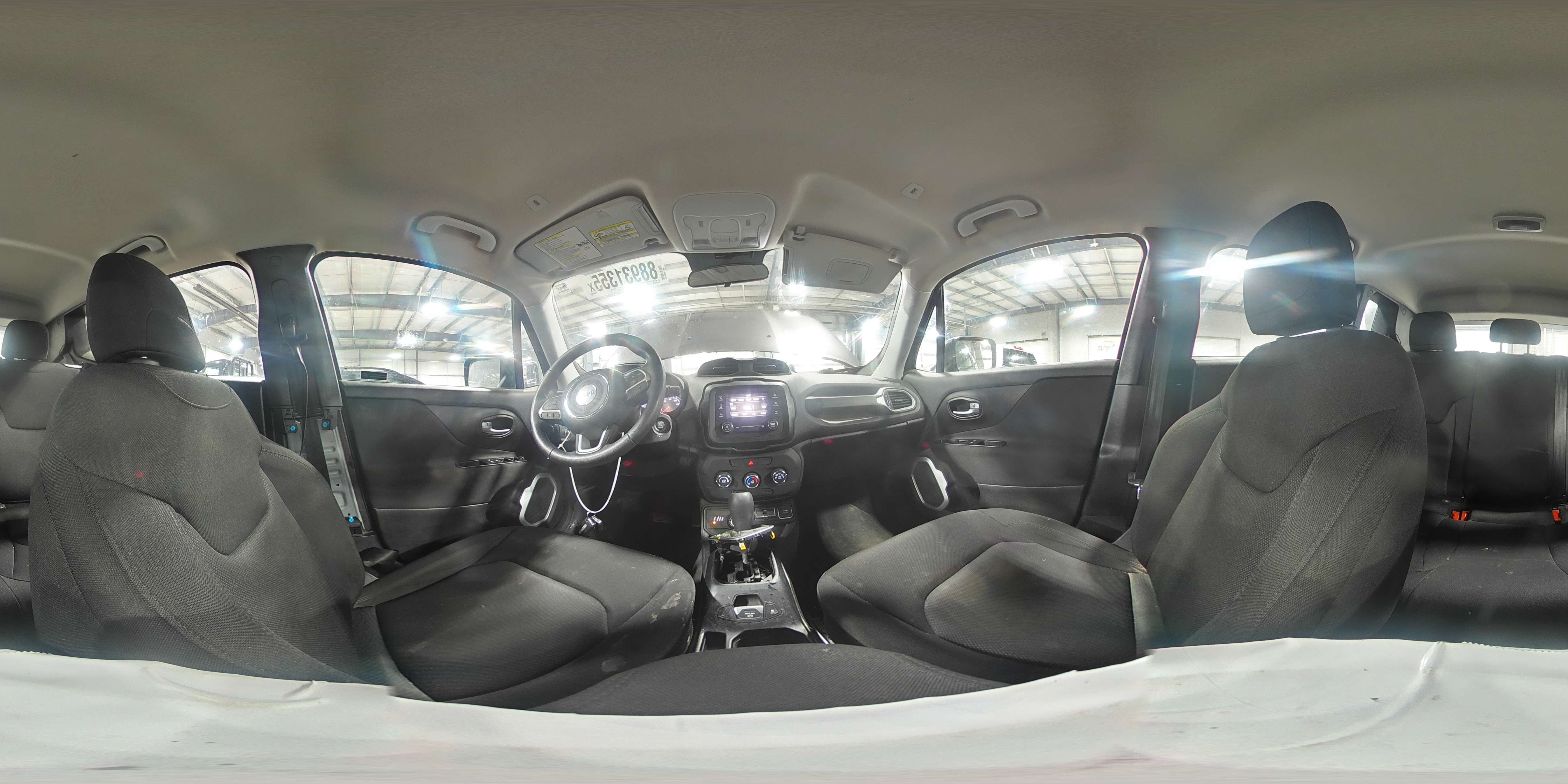 2018 Jeep Renegade - Image 15