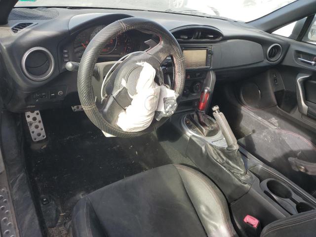 Coupet TOYOTA SCION 2015 Biały