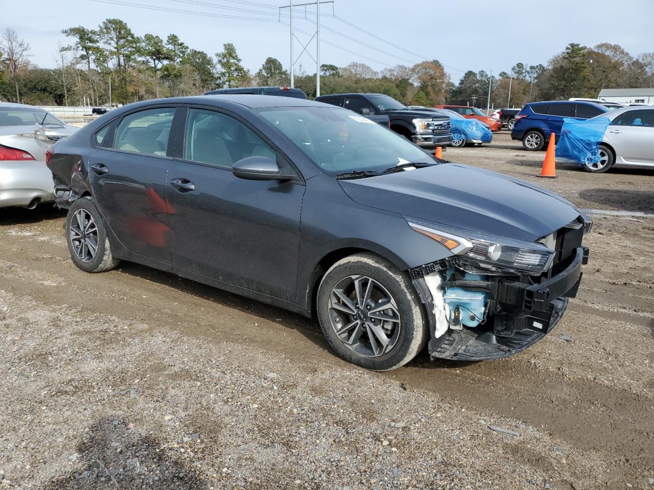 2022 Kia Forte - Image 4