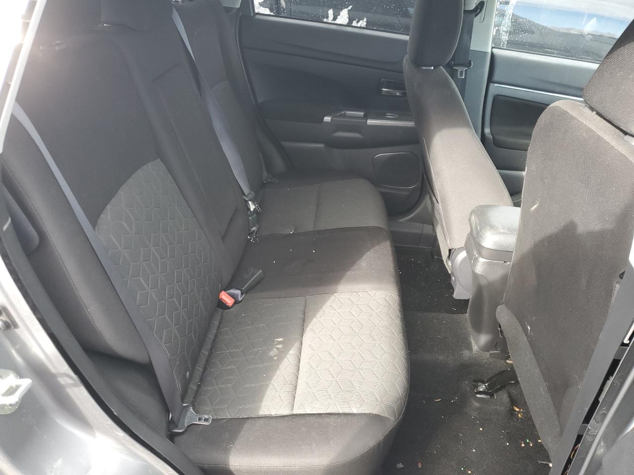 2020 Mitsubishi Outlander - Image 11
